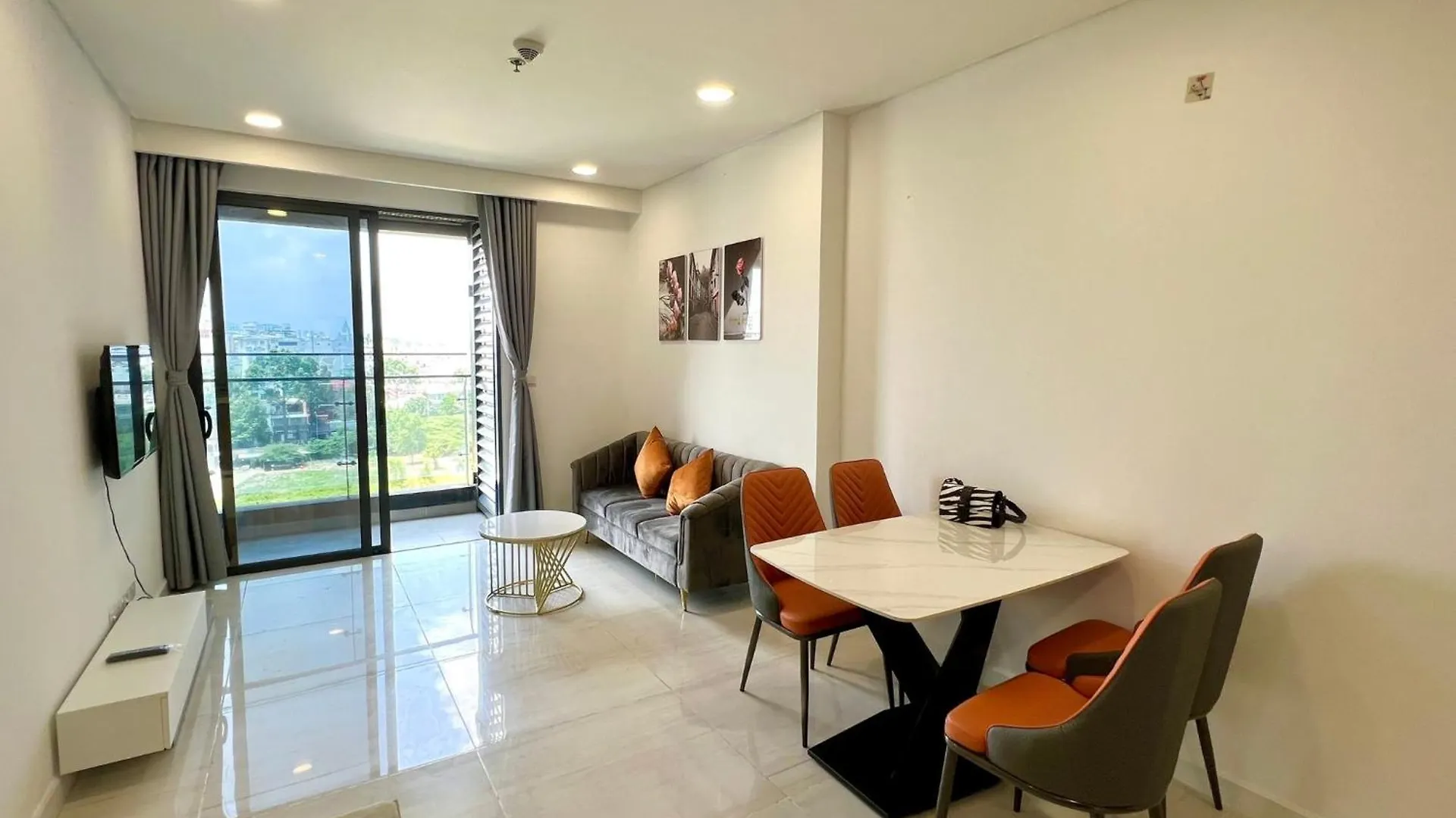 2Br Apartment In Kingdom101-District 10 Ho Chi Minh City