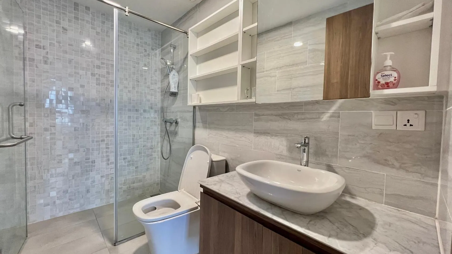 2Br Apartment In Kingdom101-District 10 Ho Chi Minh City Vietnam