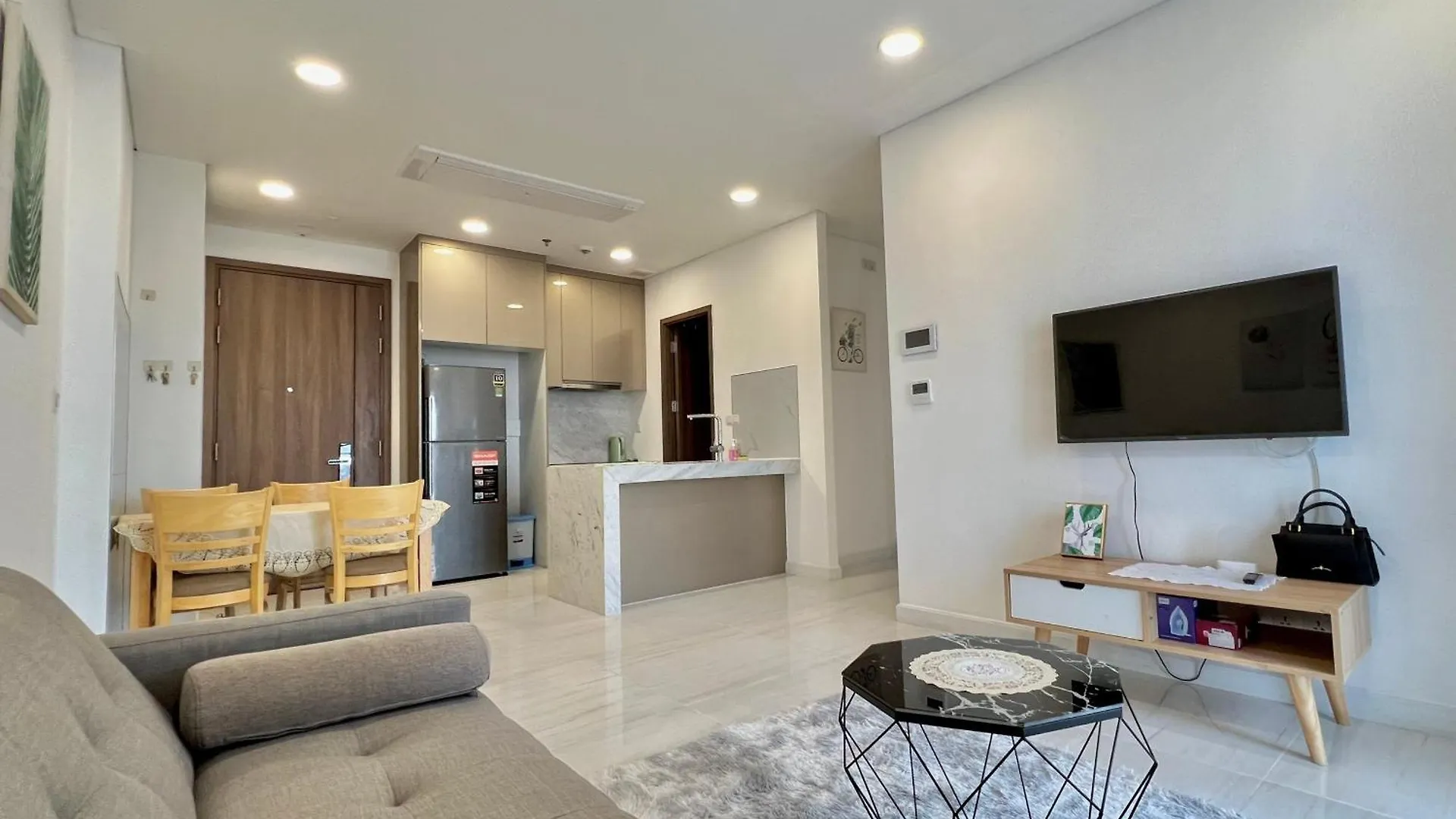 2Br Apartment In Kingdom101-District 10 Ho Chi Minh City Vietnam
